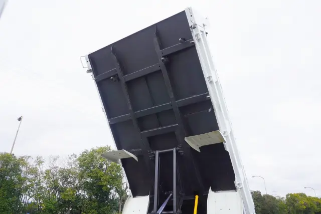 三菱 キャンター 2PG-FBA30(2WD)の写真23