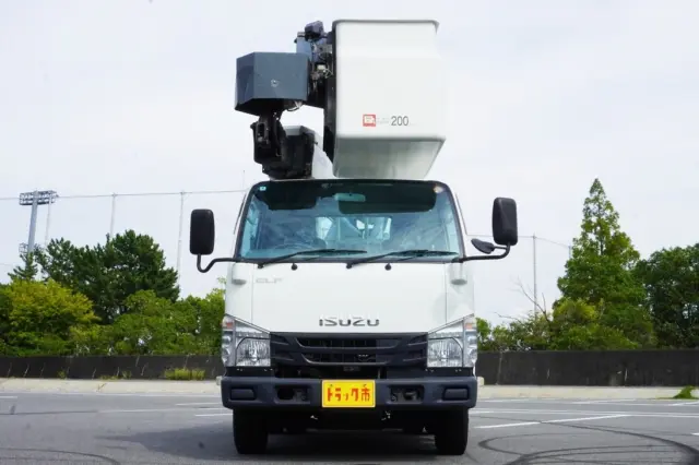 いすゞ エルフ 2RG-NKR88N(2WD)の写真7