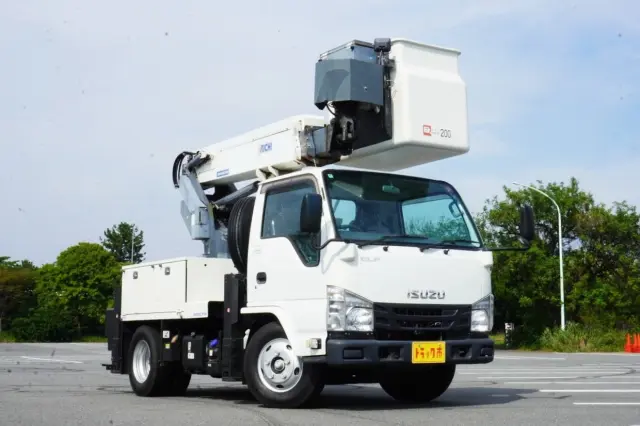 いすゞ エルフ 2RG-NKR88N(2WD)の写真8