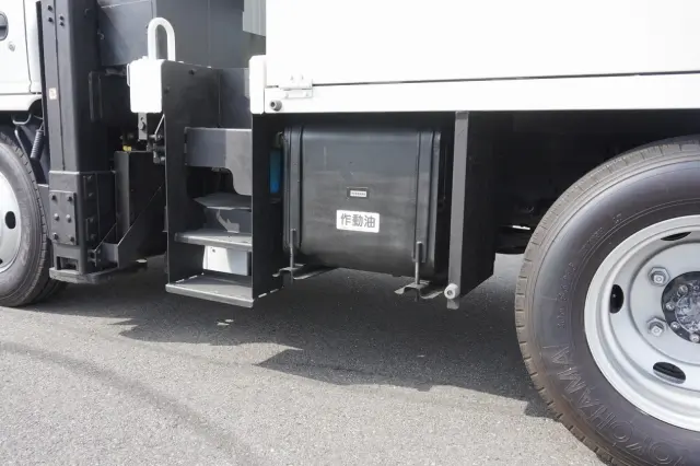 いすゞ エルフ 2RG-NKR88N(2WD)の写真27