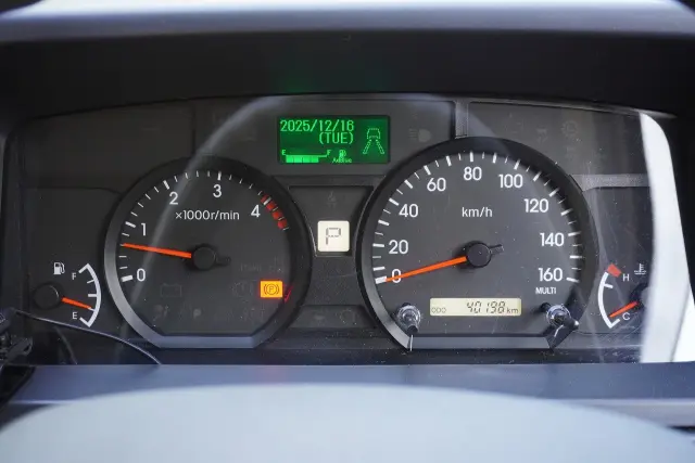 いすゞ エルフ 2RG-NHR88A(2WD)の写真4