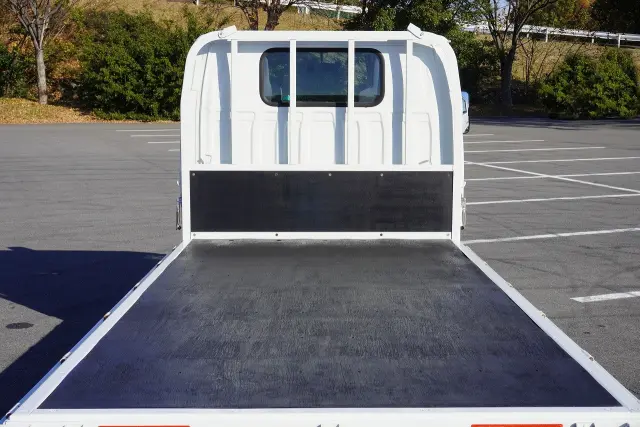 いすゞ エルフ 2RG-NHR88A(2WD)の写真5