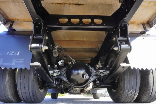 いすゞ エルフ 2RG-NHR88A(2WD)の写真6