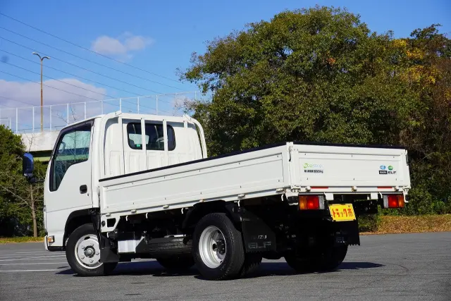 いすゞ エルフ 2RG-NHR88A(2WD)の写真11