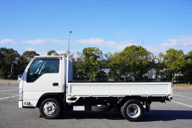 いすゞ エルフ 2RG-NHR88A(2WD)の写真12