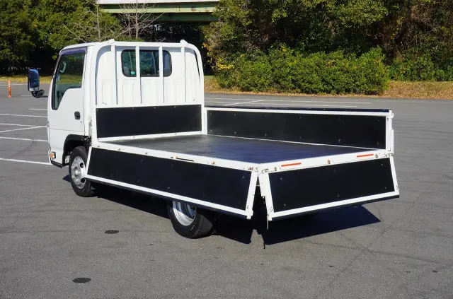 いすゞ エルフ 2RG-NHR88A(2WD)の写真17