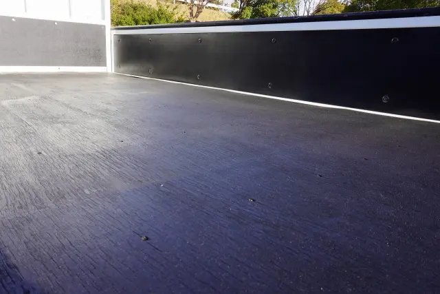 いすゞ エルフ 2RG-NHR88A(2WD)の写真19