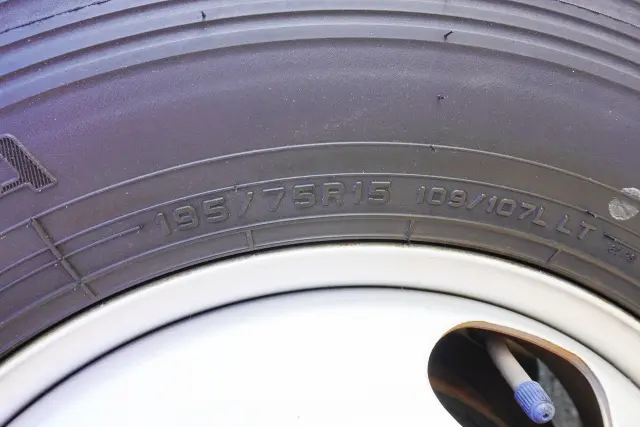 いすゞ エルフ 2RG-NHR88A(2WD)の写真34