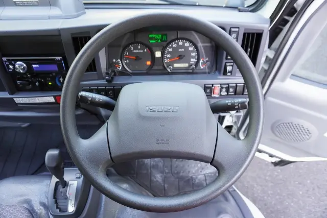 いすゞ エルフ 2RG-NHR88A(2WD)の写真37