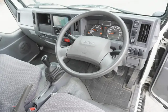 いすゞ エルフ TRG-NJR85A(2WD)の写真3