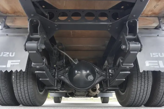 いすゞ エルフ TRG-NJR85A(2WD)の写真6