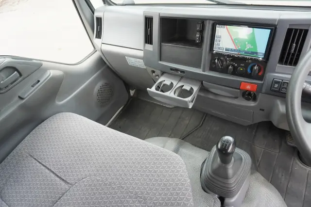 いすゞ エルフ TRG-NJR85A(2WD)の写真38