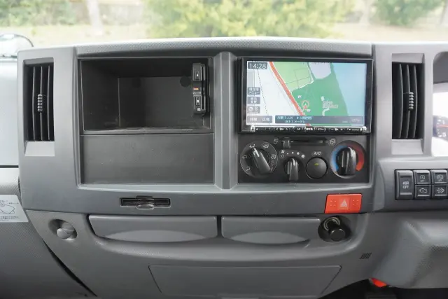 いすゞ エルフ TRG-NJR85A(2WD)の写真39