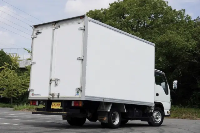 いすゞ エルフ TPG-NHR85AN(2WD)の写真2