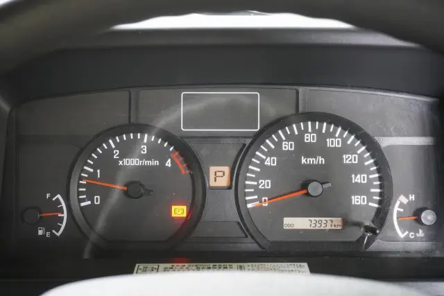 いすゞ エルフ TPG-NHR85AN(2WD)の写真4