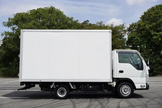 いすゞ エルフ TPG-NHR85AN(2WD)の写真9