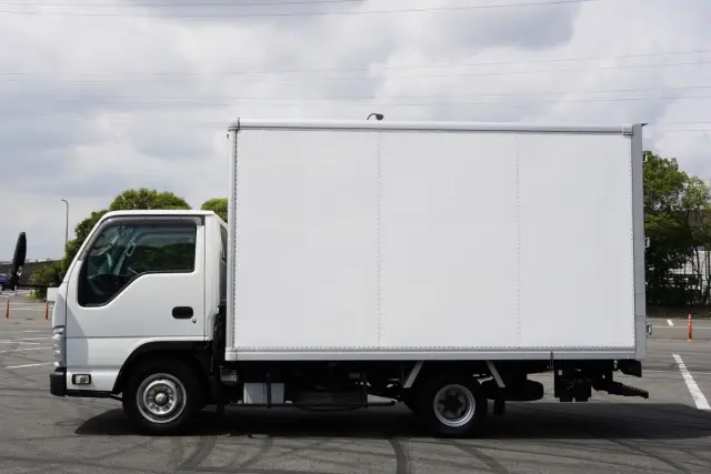 いすゞ エルフ TPG-NHR85AN(2WD)の写真12