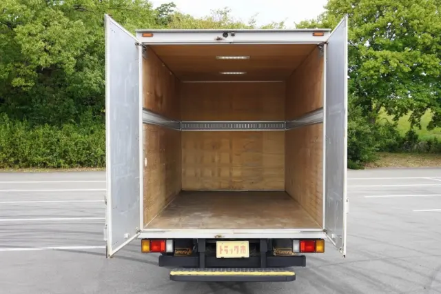 いすゞ エルフ TPG-NHR85AN(2WD)の写真17