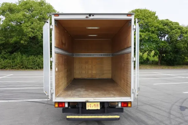 いすゞ エルフ TPG-NHR85AN(2WD)の写真18