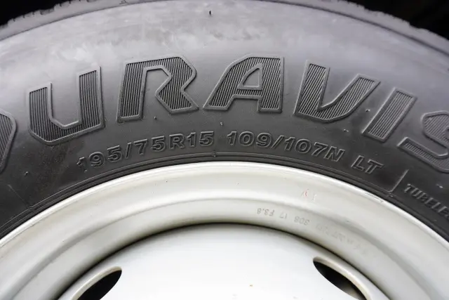 いすゞ エルフ TPG-NHR85AN(2WD)の写真35