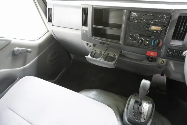 いすゞ エルフ TPG-NHR85AN(2WD)の写真43