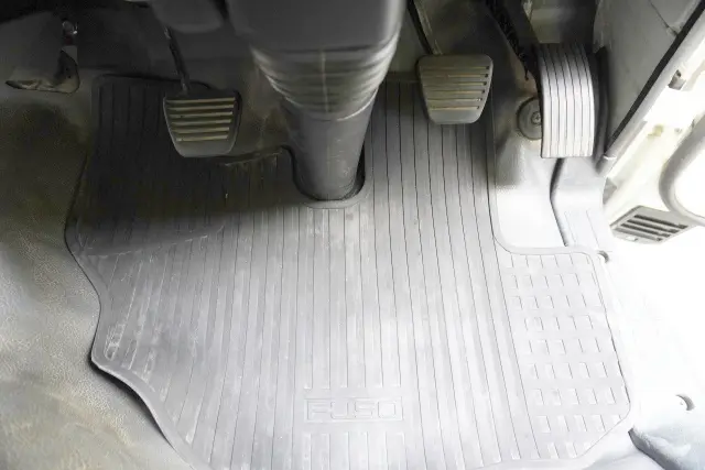 三菱 キャンター TPG-FBA30(2WD)の写真44