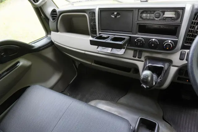 三菱 キャンター TPG-FBA30(2WD)の写真45