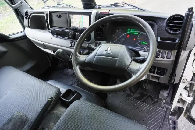 三菱 キャンター TPG-FBA30(2WD)の写真3