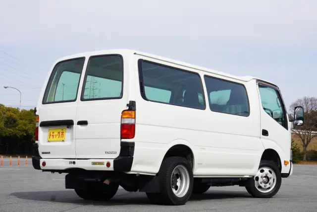 トヨタ ダイナ LDF-KDY241V(2WD)の写真2