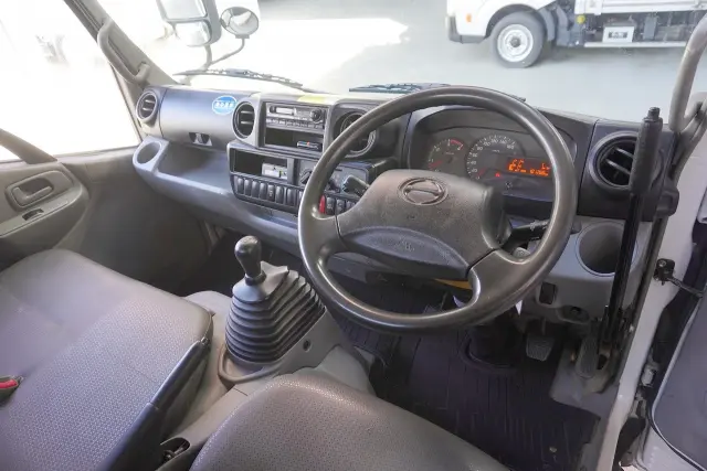 日野 デュトロ TKG-XZC610T(2WD)の写真3