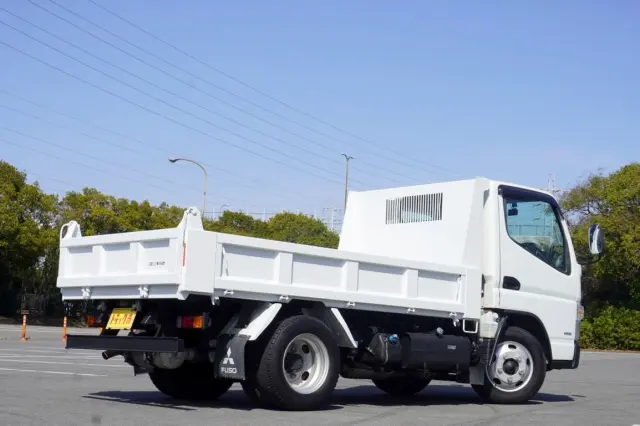 三菱 キャンター 2PG-FBA60(2WD)の写真2