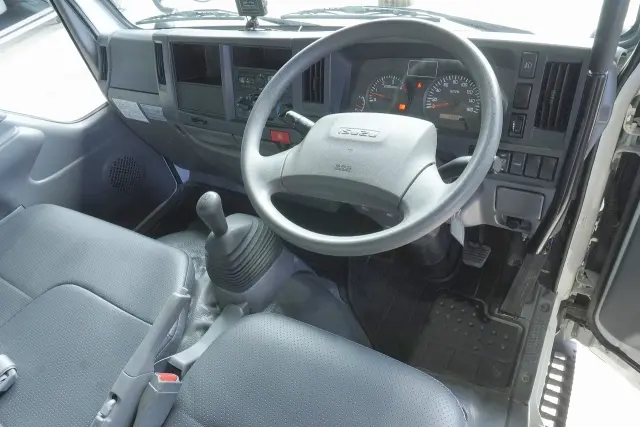 いすゞ エルフ TPG-NJR85AD(2WD)の写真3