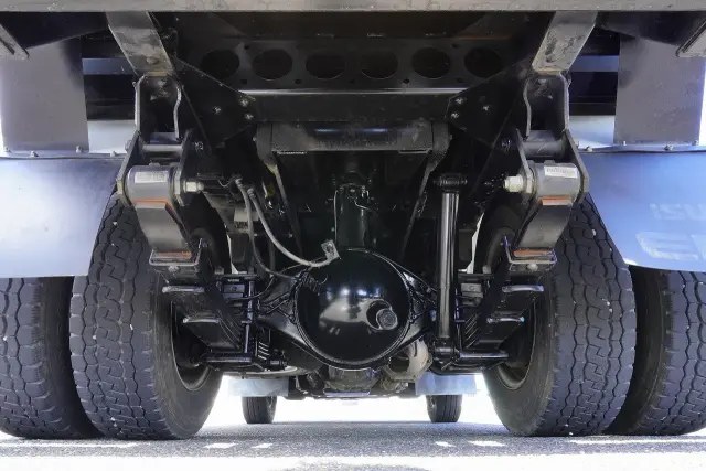 いすゞ エルフ TPG-NJR85AD(2WD)の写真6