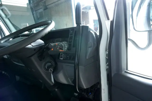 いすゞ エルフ TPG-NJR85AD(2WD)の写真46