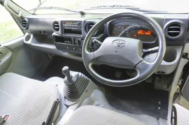 トヨタ トヨエース TKG-XZU605(2WD)の写真3