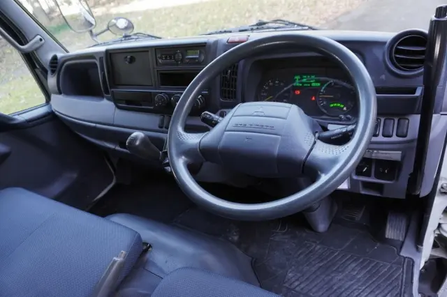 三菱 キャンター TKG-FBA30(2WD)の写真3