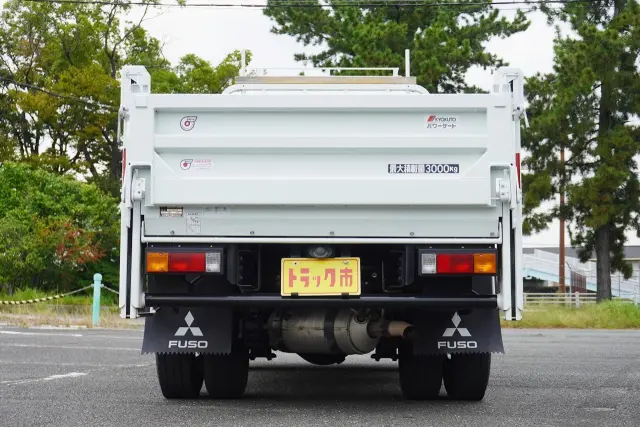 三菱 キャンター 2PG-FEAV0(2WD)の写真10