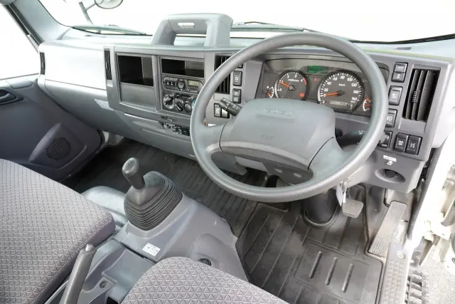 いすゞ エルフ 2RG-NPR88N(2WD)の写真3