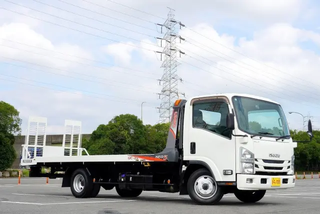 いすゞ エルフ 2RG-NPR88N(2WD)の写真9