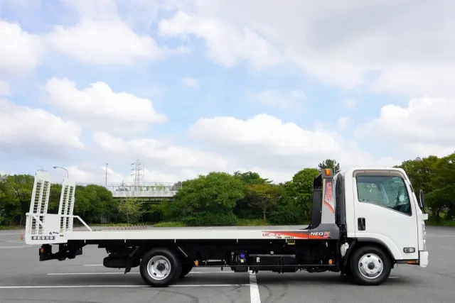 いすゞ エルフ 2RG-NPR88N(2WD)の写真10