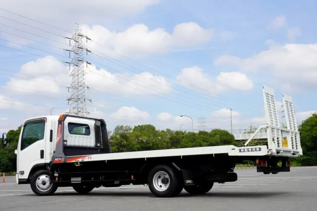 いすゞ エルフ 2RG-NPR88N(2WD)の写真12