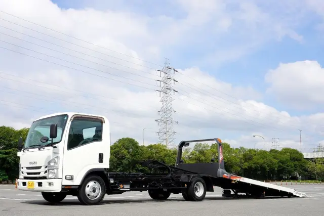 いすゞ エルフ 2RG-NPR88N(2WD)の写真15