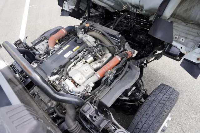 いすゞ エルフ 2RG-NPR88N(2WD)の写真28