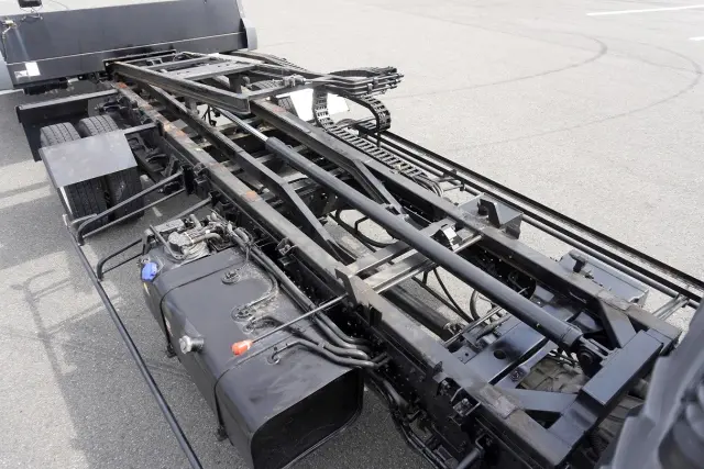 いすゞ エルフ 2RG-NPR88N(2WD)の写真30