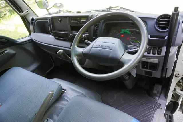 三菱 キャンター TKG-FBA60(2WD)の写真3