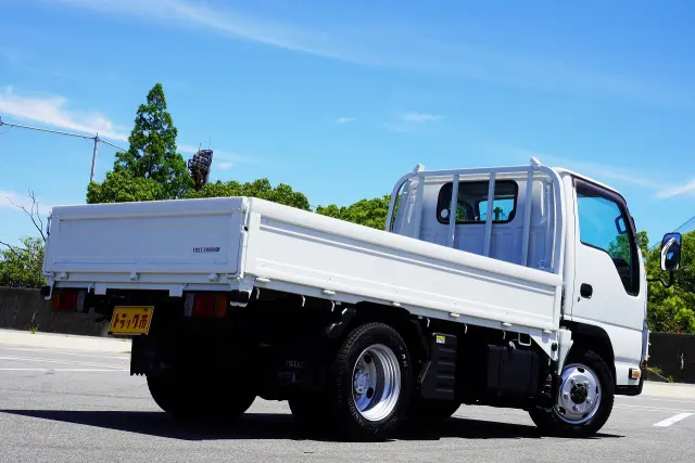 いすゞ エルフ TKG-NJS85A(4WD)の写真2