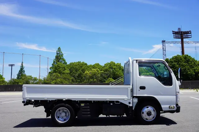 いすゞ エルフ TKG-NJS85A(4WD)の写真9