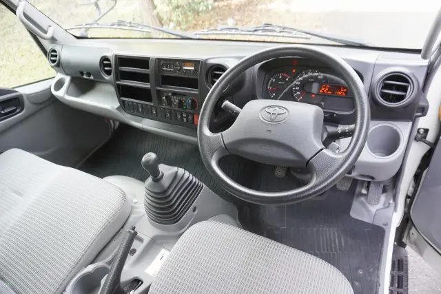 トヨタ トヨエース TKG-XZU775(4WD)の写真3