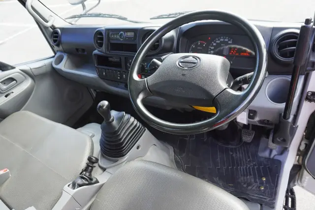 日野 デュトロ TKG-XZU610T(2WD)の写真3