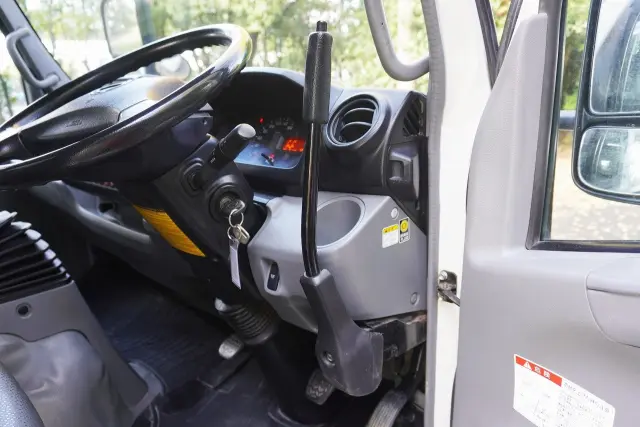 日野 デュトロ TKG-XZU610T(2WD)の写真42